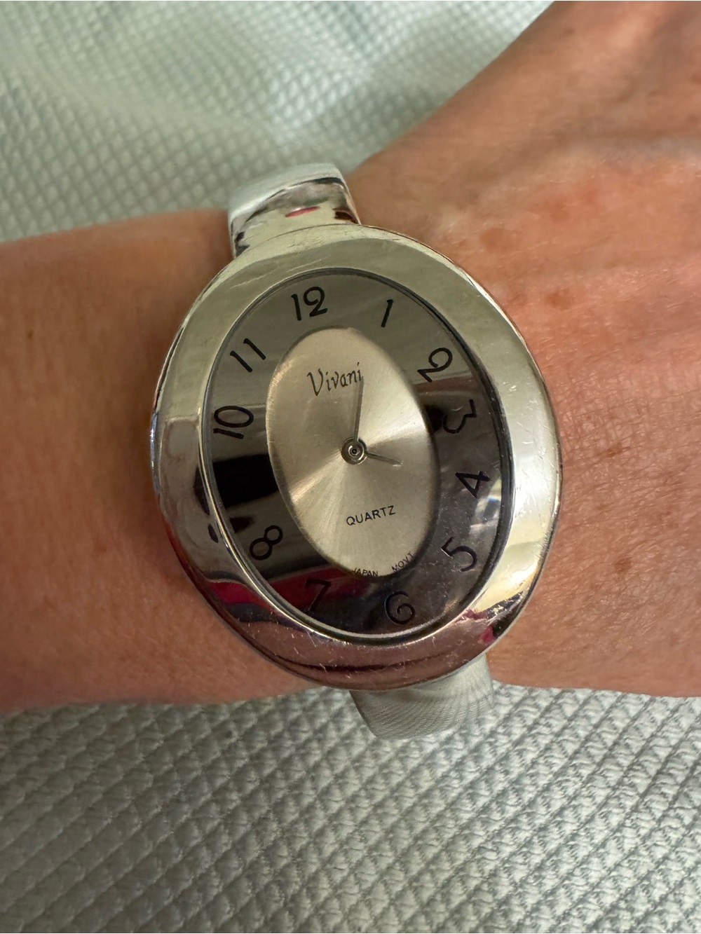 Vivani Women's Silver-Tone Quartz Bracelet Watch - Silver